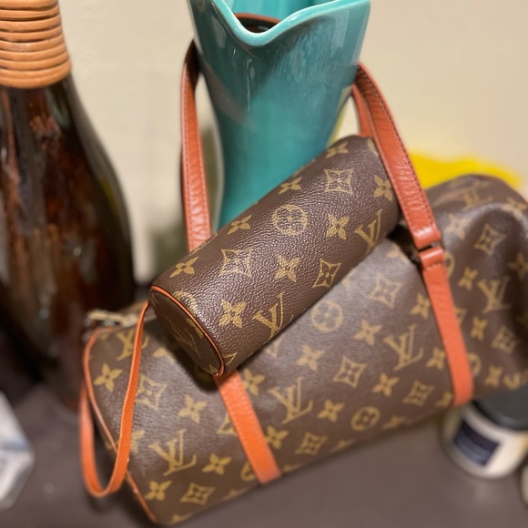 Louis Vuitton Monogram Papillon Bag with Pouch - Picture 5 of 15